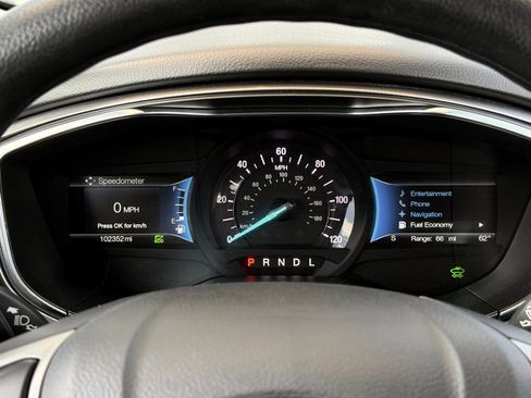 Used 2019 Ford Fusion SE FWD image 27