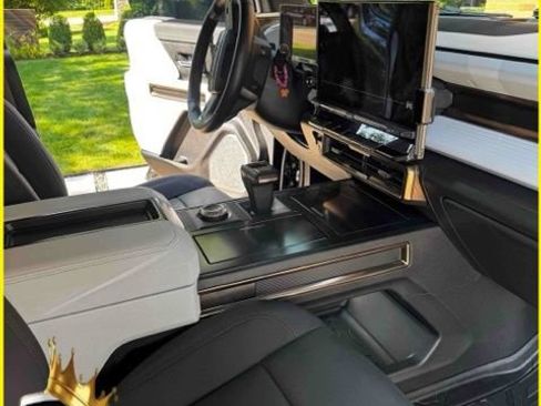 Used 2025 GMC Hummer EV 3X AWD/4WD image 10