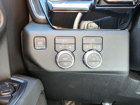 New 2026 GMC Sierra 1500 Elevation image 19