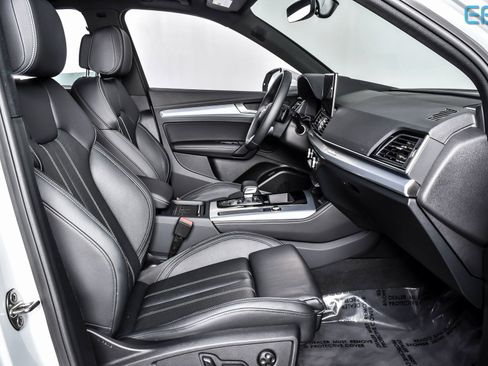 Used 2024 Audi Q5 2.0T Prestige w/ Prestige Package image 38