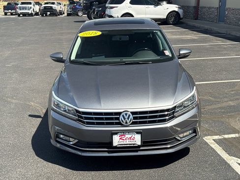 Used 2018 Volkswagen Passat 2.0T SE FWD image 12