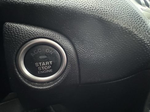 Used 2013 MAZDA MAZDA3 i Touring image 21