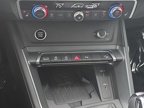 Used 2025 Audi Q3 2.0T Premium w/ Convenience Package image 22