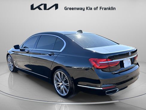 Used 2016 BMW 740i image 5