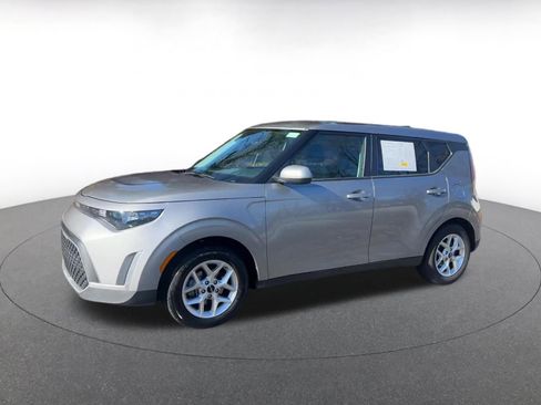 Used 2025 Kia Soul LX w/ LX Technology Package image 8
