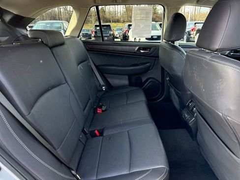 Used 2018 Subaru Outback 2.5i Limited image 11
