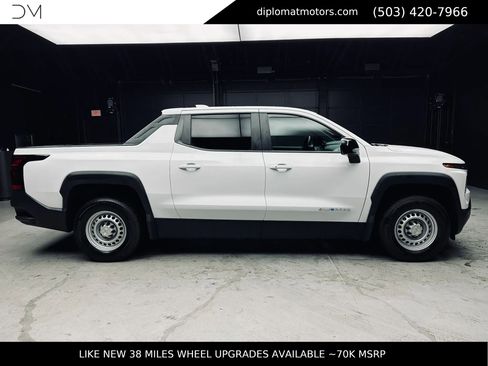 Used 2024 Chevrolet Silverado EV W/T AWD/4WD image 8