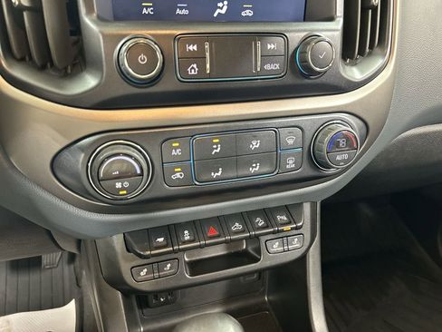 Used 2022 Chevrolet Colorado Z71 w/ Trail Boss Package AWD/4WD image 16