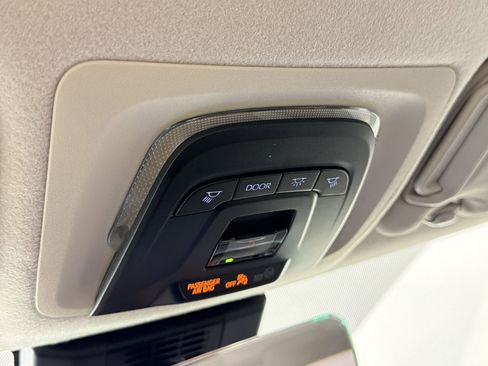 Used 2025 Toyota Corolla LE image 26