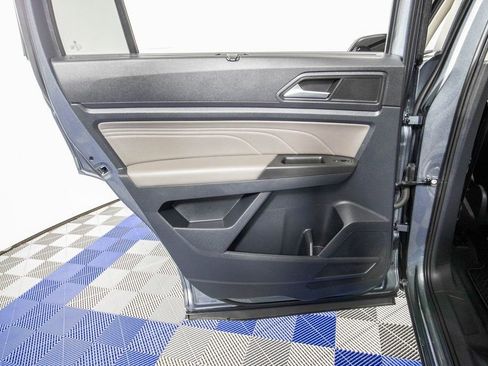 Used 2022 Volkswagen Atlas SE image 16