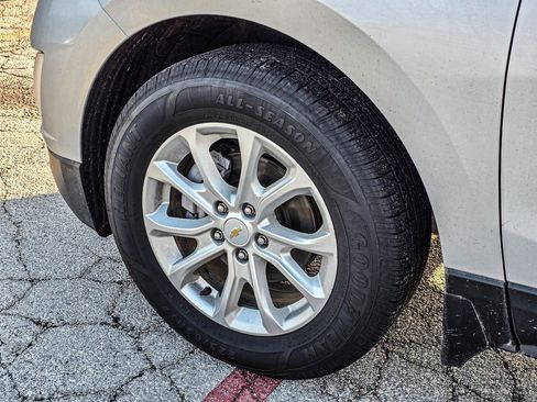 Used 2021 Chevrolet Equinox LS w/ LS Convenience Package image 7