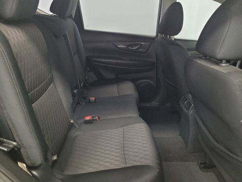 Used 2018 Nissan Rogue S FWD image 19