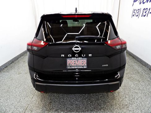 Used 2024 Nissan Rogue S AWD/4WD image 5