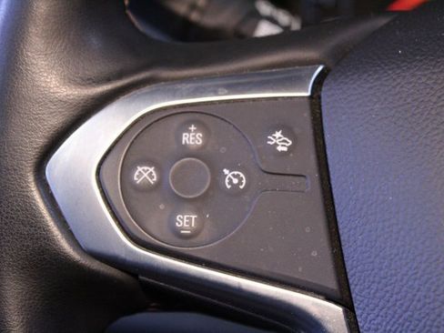 Used 2023 Chevrolet Traverse LT image 23