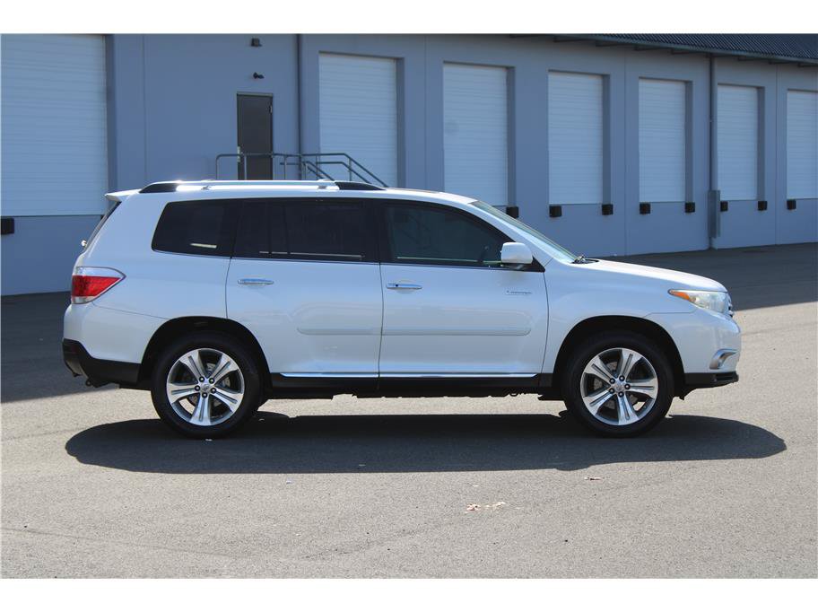 Used 2013 Toyota Highlander Limited AWD/4WD image 4