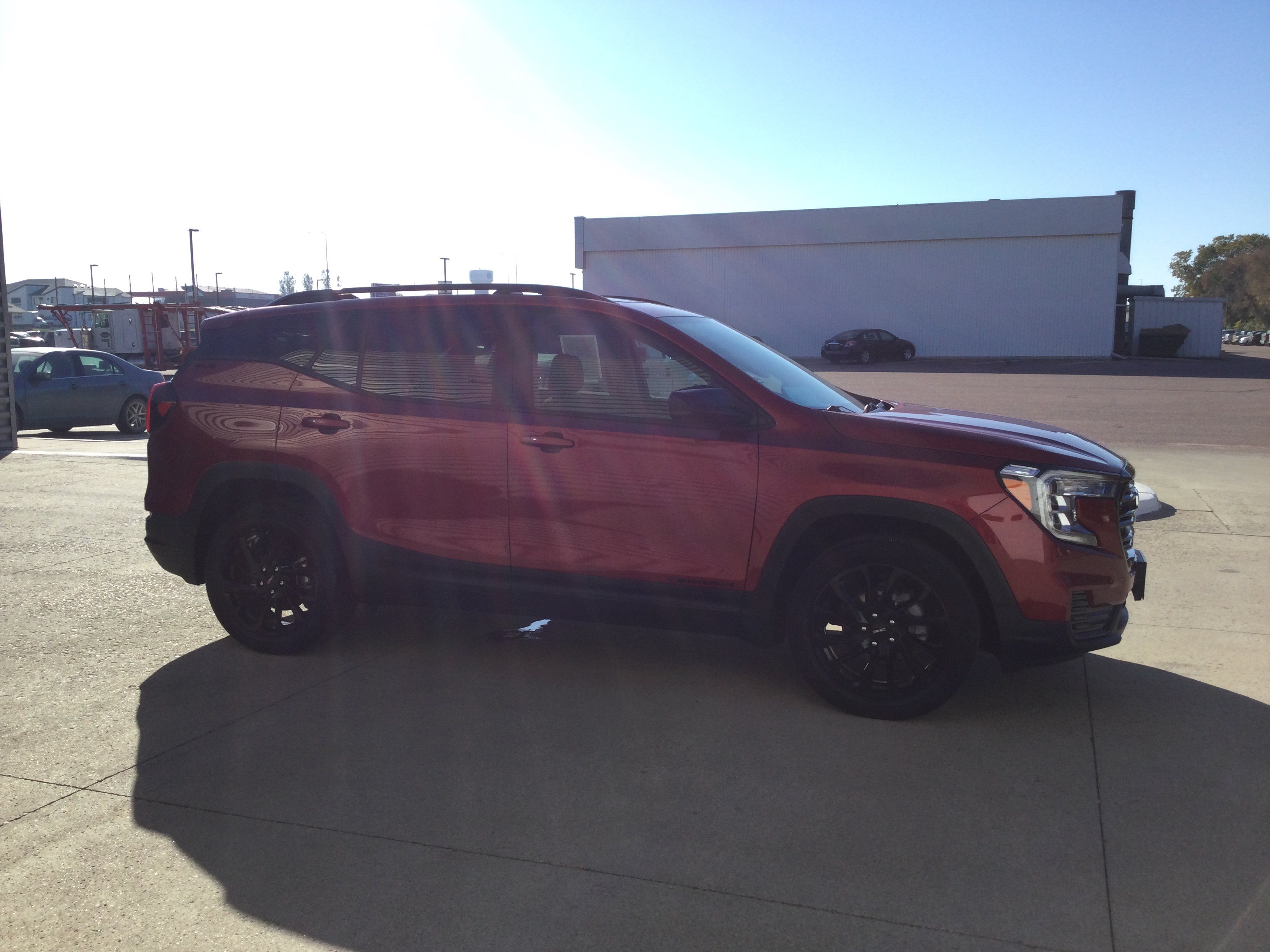 Used 2023 GMC Terrain SLE w/ Driver Convenience Package AWD/4WD image 3