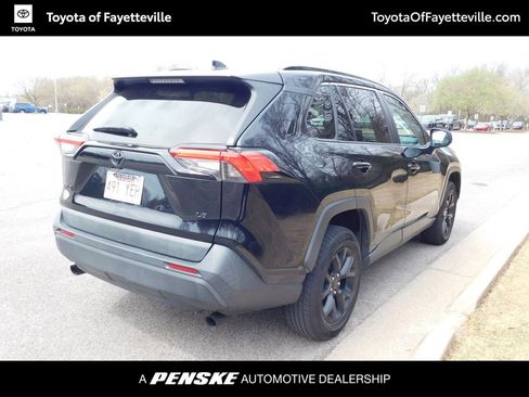 Used 2021 Toyota RAV4 LE image 4