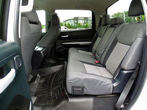 Used 2017 Toyota Tundra SR5 AWD/4WD image 26