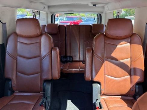 Used 2015 Cadillac Escalade ESV Premium image 29