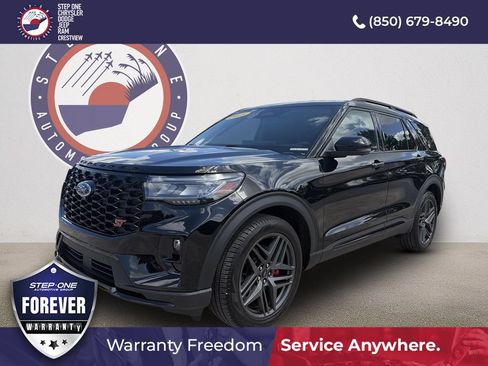 Used 2025 Ford Explorer ST RWD image 1