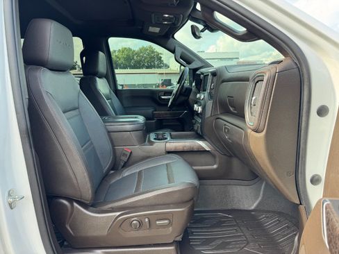 Used 2022 GMC Sierra 3500 Denali w/ Denali Ultimate Package AWD/4WD image 18