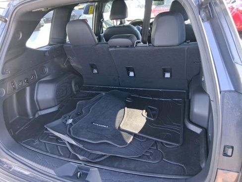 Used 2025 Subaru Forester Touring w/ Popular Package - Touring AWD/4WD image 8