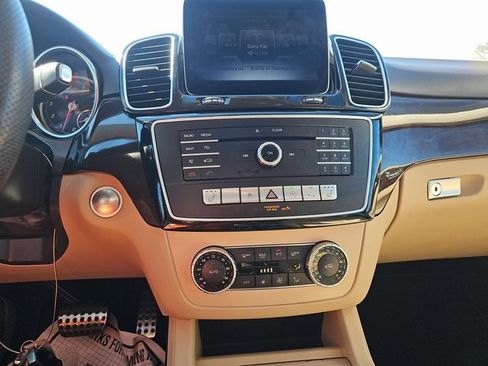 Used 2019 Mercedes-Benz GLE 400 GLE 400 w/ Premium 1 Package image 6