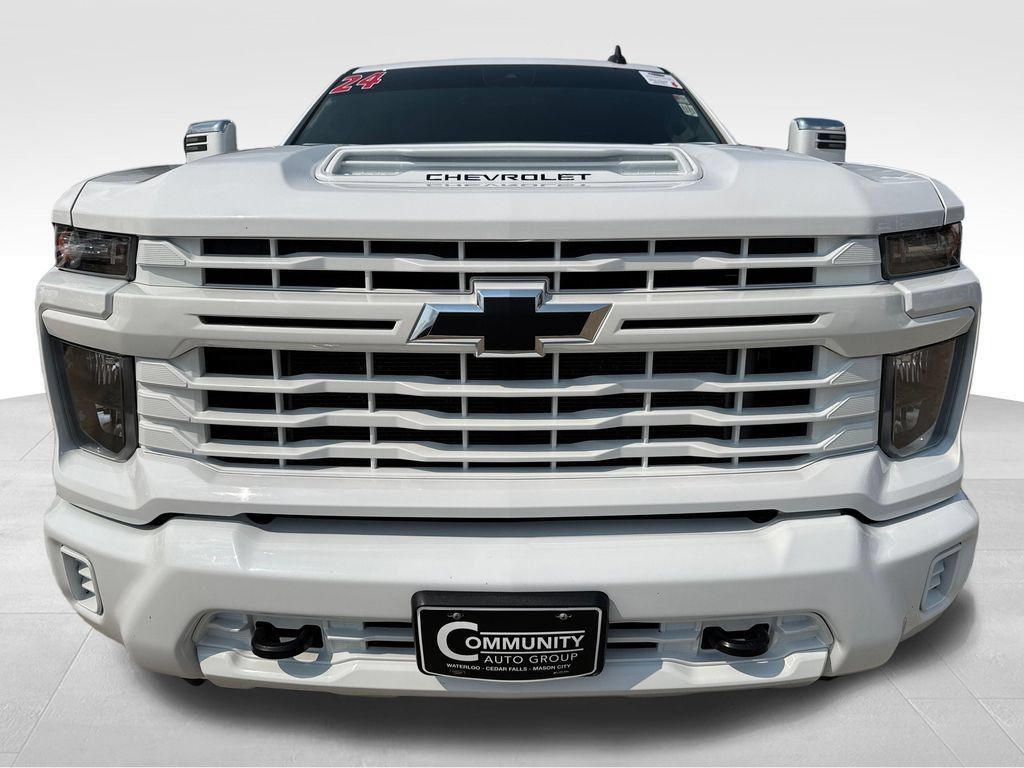 Used 2024 Chevrolet Silverado 2500 Custom w/ Custom Value Package AWD/4WD image 9