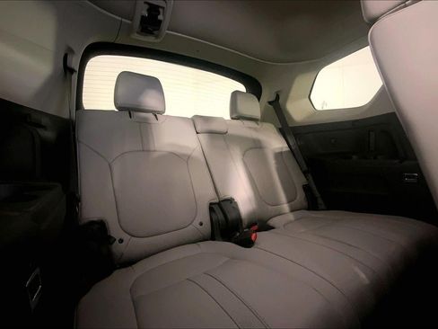 Used 2025 Honda Pilot EX-L image 24