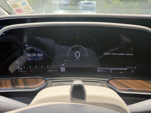 Used 2024 Cadillac Escalade ESV Sport Platinum w/ LPO, ONYX Package AWD/4WD image 8