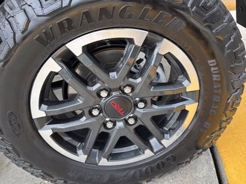 Used 2025 Toyota Tacoma SR5 image 11