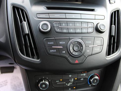 Used 2016 Ford Focus SE image 20