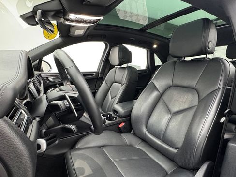 Used 2022 Porsche Macan S AWD/4WD image 17