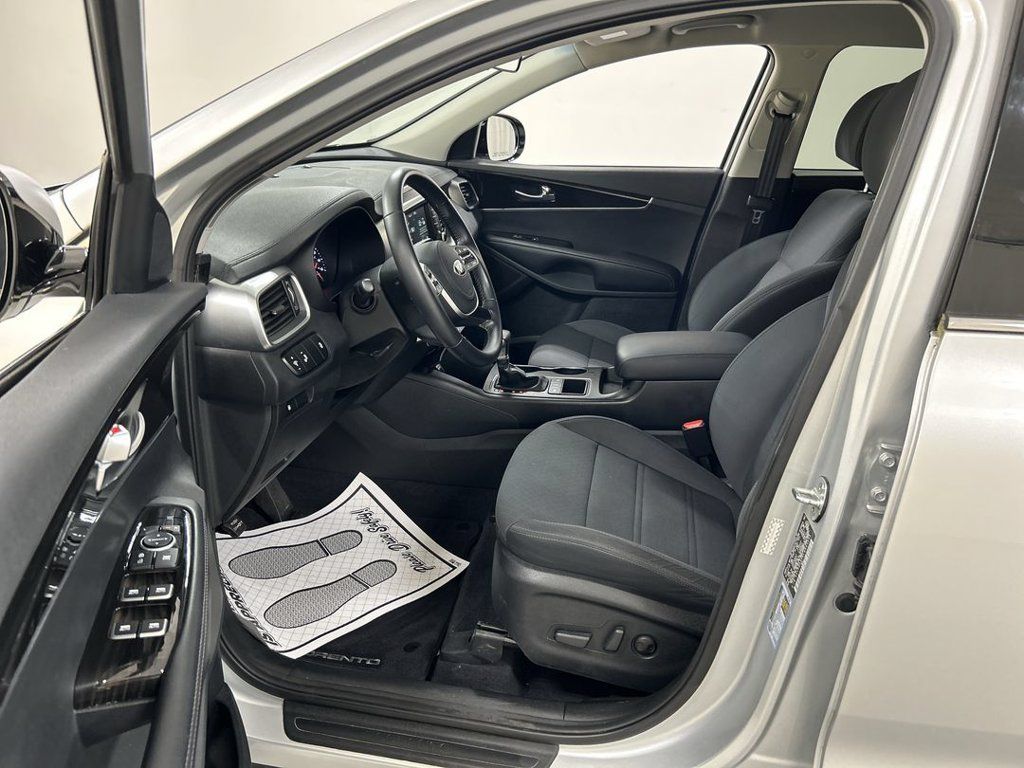 Used 2020 Kia Sorento LX w/ LX I4 Convenience Package AWD/4WD image 9