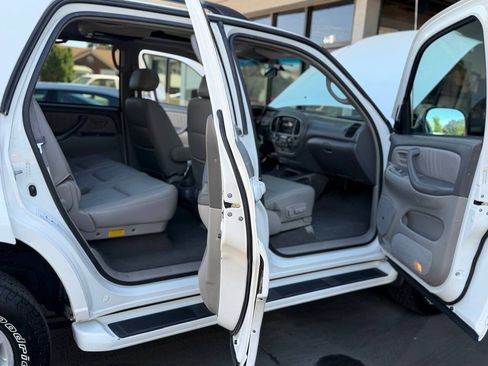 Used 2004 Toyota Sequoia Limited RWD image 60