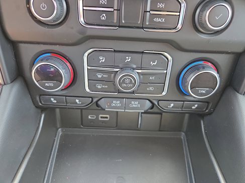 Used 2022 Chevrolet Tahoe RST w/ Sport Performance Package image 15