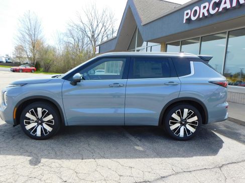 New 2025 Mitsubishi Outlander SEL image 2