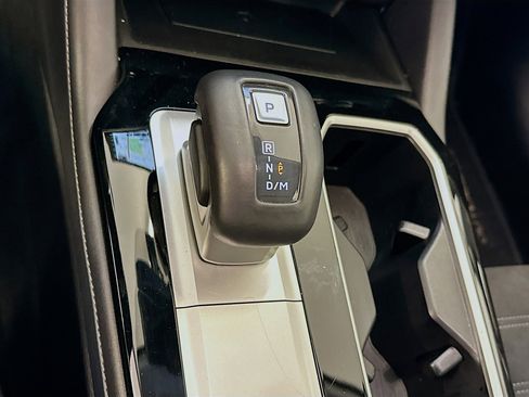 Used 2025 Mitsubishi Outlander SE image 25