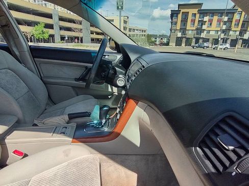 Used 2005 Subaru Outback 2.5i image 27