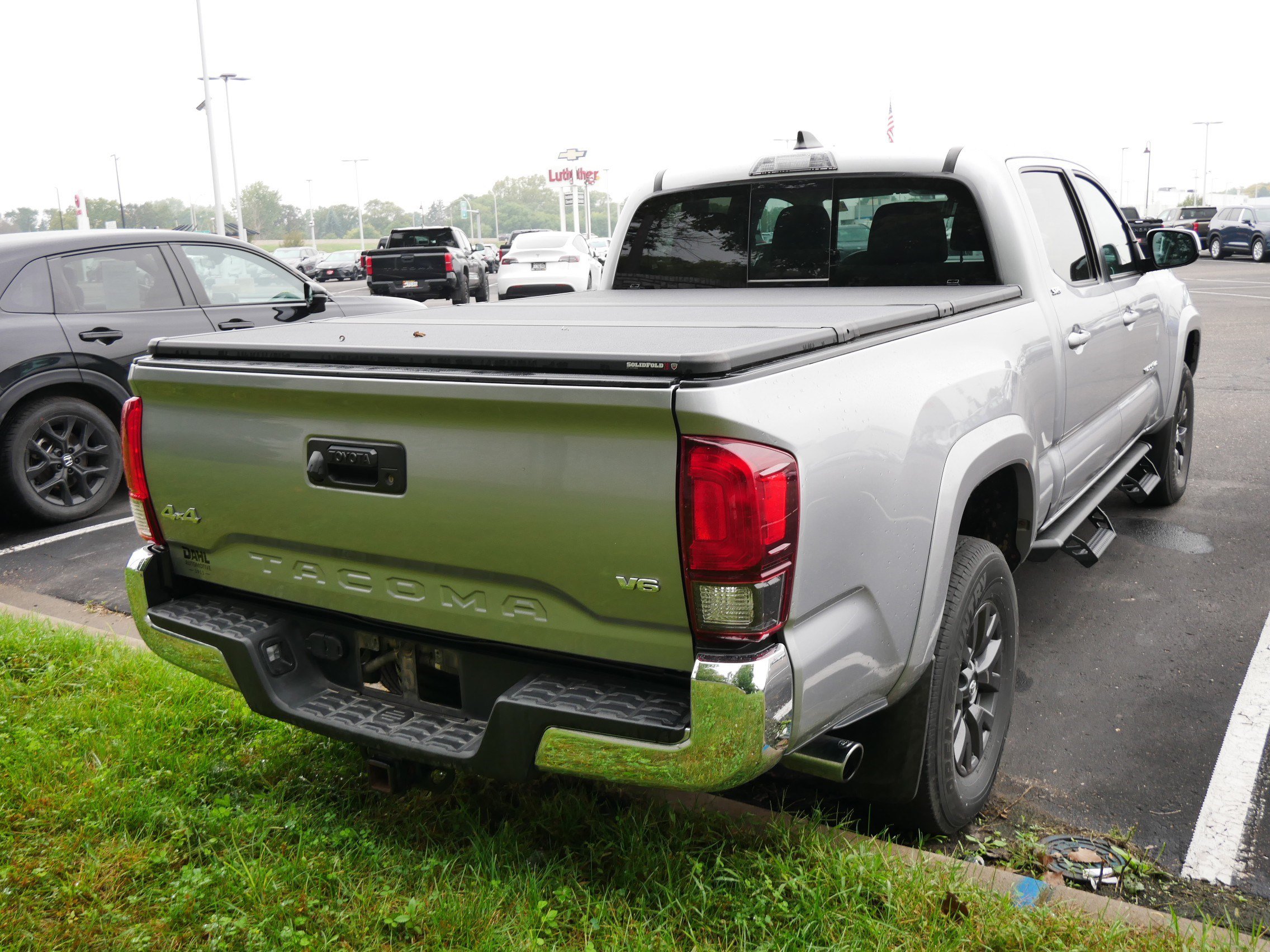 Used 2021 Toyota Tacoma SR5 AWD/4WD image 7