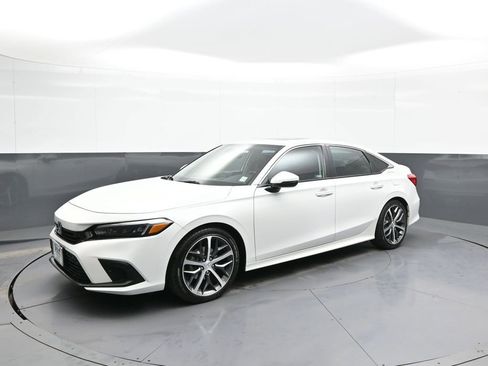 Used 2022 Honda Civic Touring image 10
