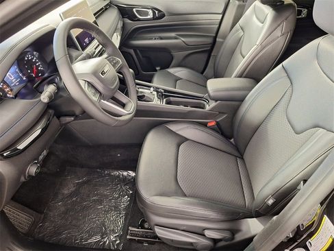 New 2026 Jeep Compass Latitude image 9