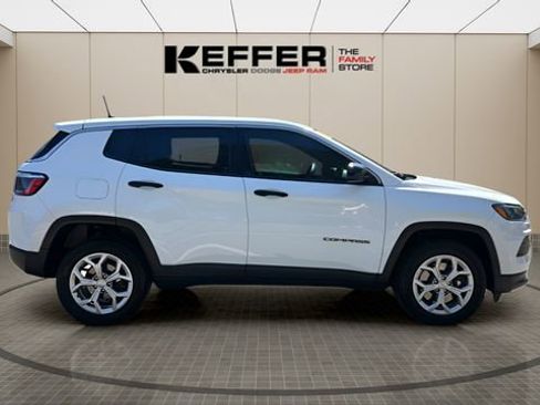 Used 2024 Jeep Compass Sport image 6