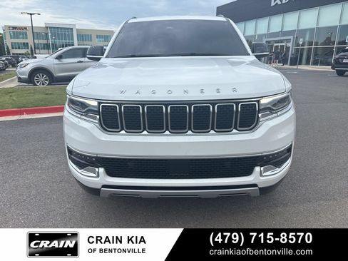 Used 2023 Jeep Wagoneer Series II w/ Flexible Seating Group AWD/4WD image 6