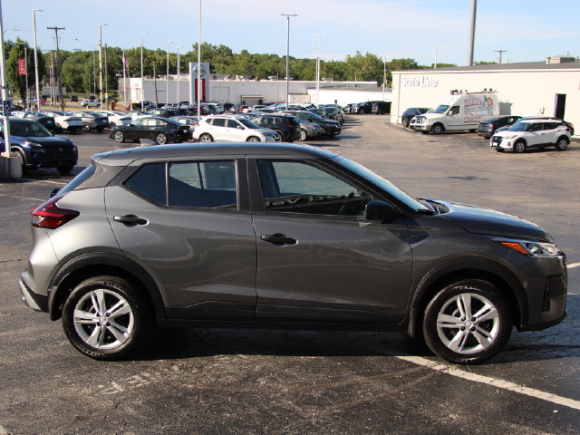 Used 2025 Nissan Kicks Play S FWD image 10