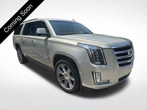Used 2015 Cadillac Escalade ESV Premium RWD image 4