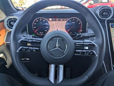 Used 2025 Mercedes-Benz GLC 300 GLC 300 image 29