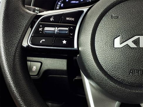 Used 2022 Kia Forte LXS w/ LXS Technology Package image 18