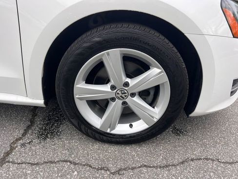 Used 2015 Volkswagen Passat 1.8T SE image 32