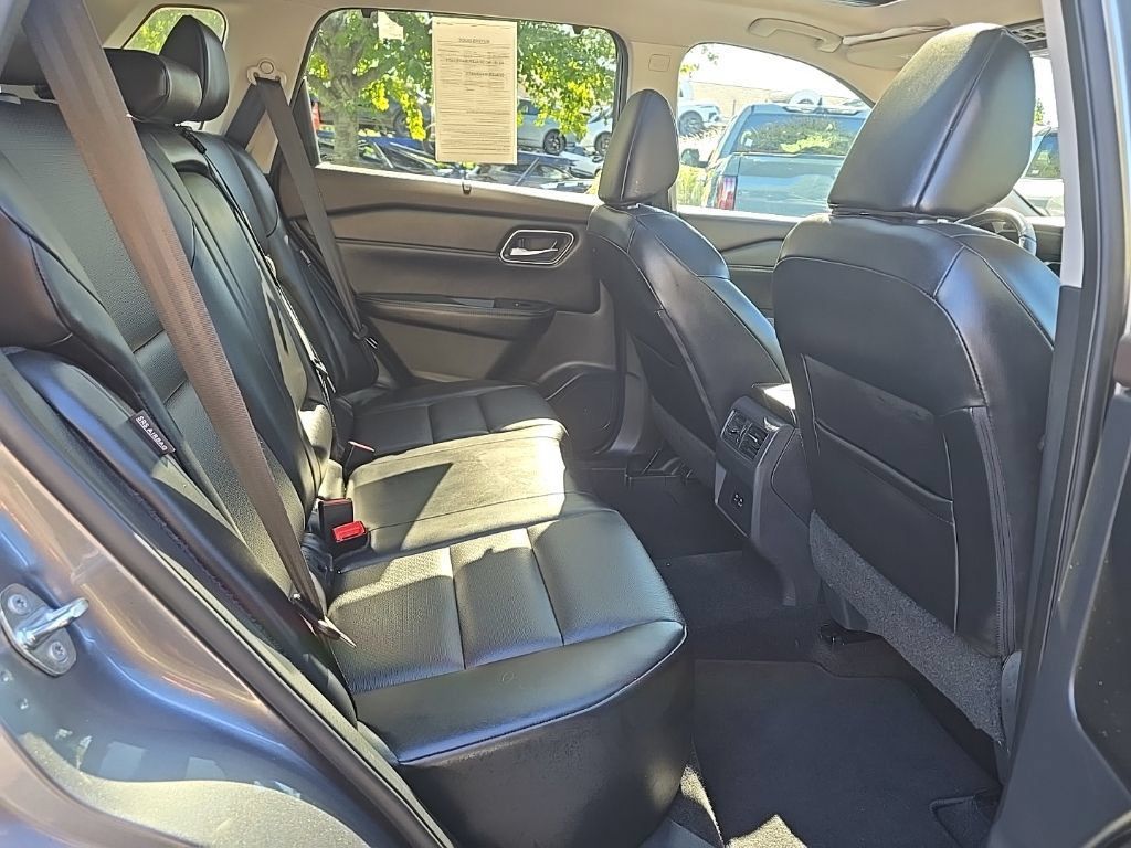 Used 2021 Nissan Rogue SV w/ Premium Package AWD/4WD image 14